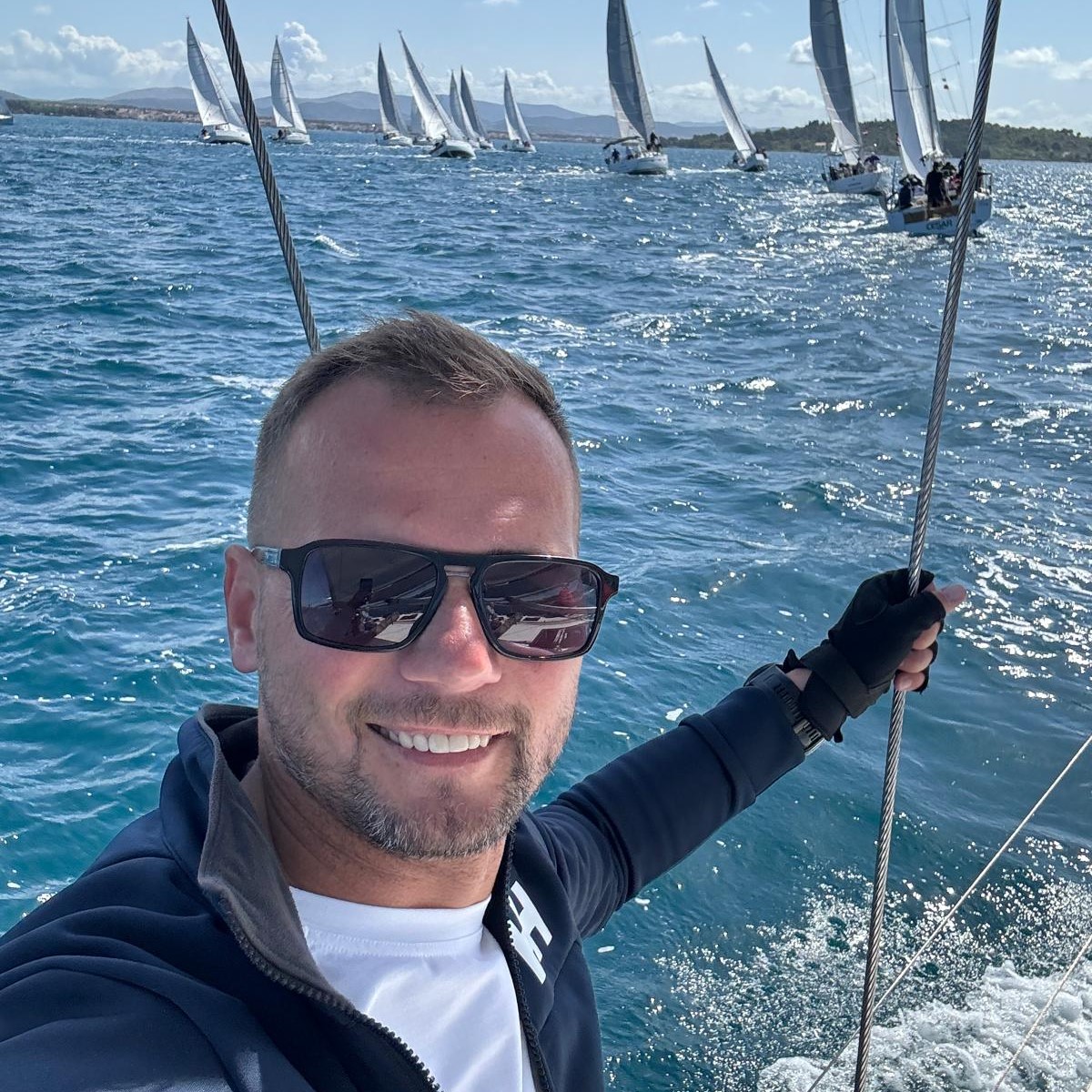 Schilling yacht team / Sara